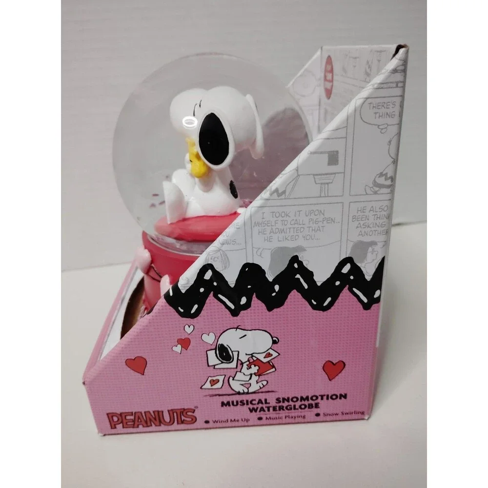 Peanuts love snoopy